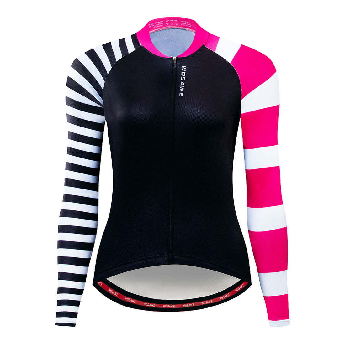 Bicycle jersey absorbs sweat and dries quickly